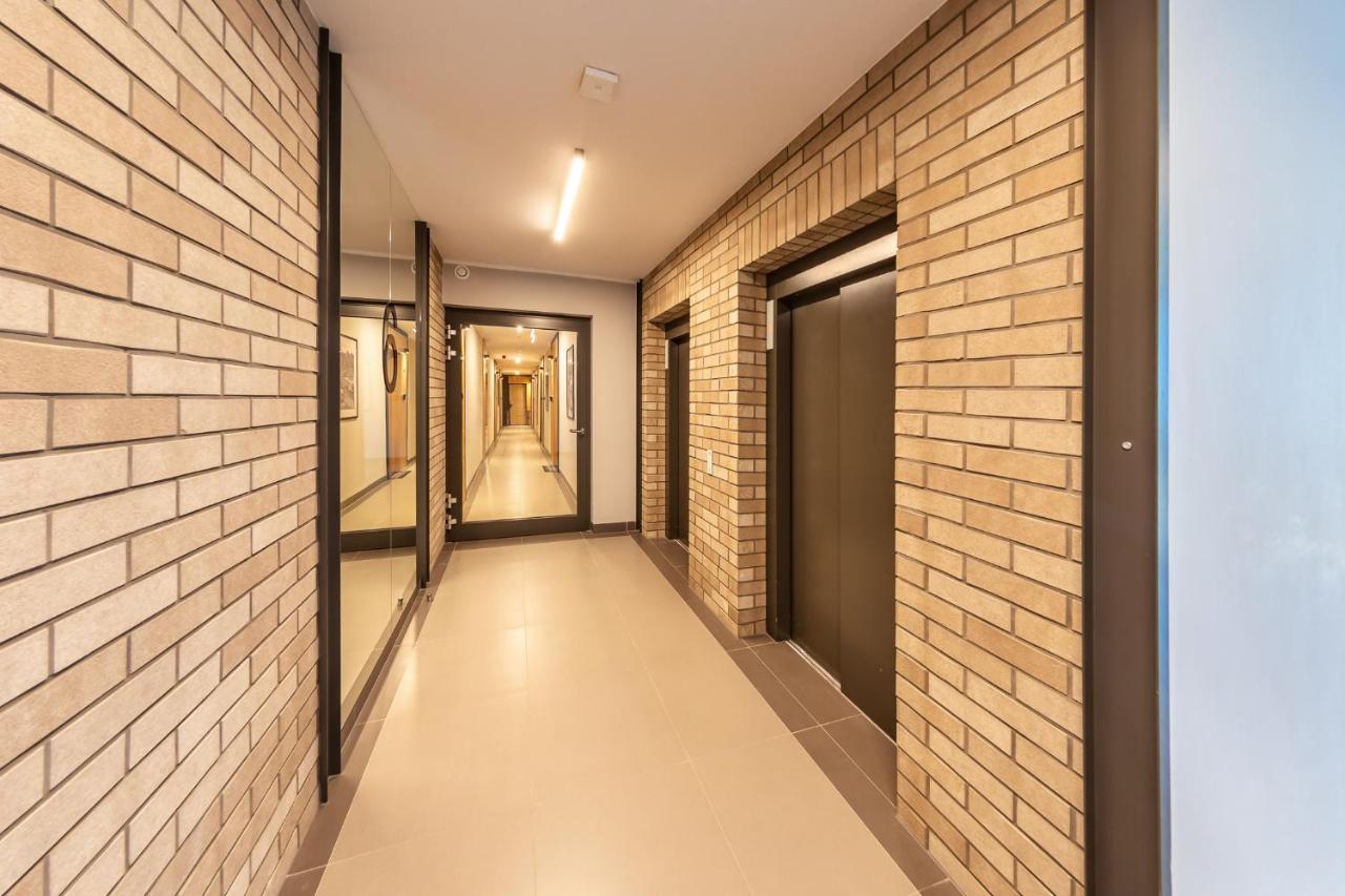 Apartamenty W Gdansku - Zajezdnia Wrzeszcz, Grudziadzka 4B Luaran gambar
