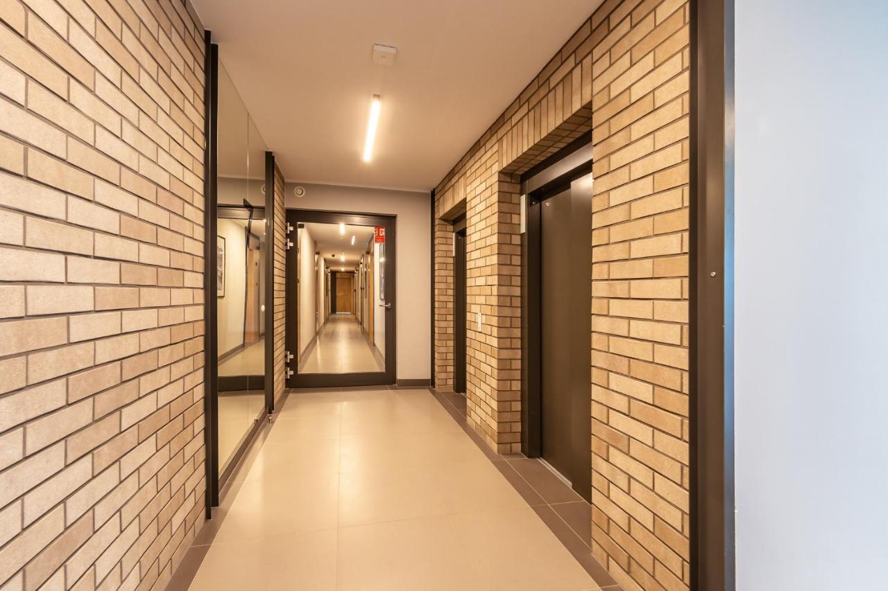 Apartamenty W Gdansku - Zajezdnia Wrzeszcz, Grudziadzka 4B Luaran gambar